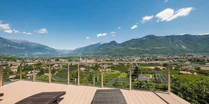 Pensionen - Umgebungsschwerpunkt: Berg - Blumau (Trentino-Südtirol) - Liegefläche mit Aussicht - Panorama Hotel Garni Bühlerhof