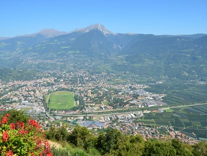 Pensionen - Umgebungsschwerpunkt: Berg - Blumau (Trentino-Südtirol) - Panorama auf Meran - Eichmannhof