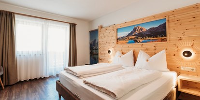 Pensionen - Umgebungsschwerpunkt: Berg - Doppelzimmer mit Kirchblick - Pension Sonnenhof