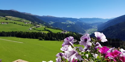 Pensionen - Umgebungsschwerpunkt: Berg - Blick vom Balkon ins Pustertal - Pension Sonnenhof