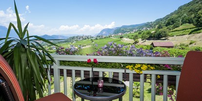 Pensionen - Art der Pension: Urlaub am Bauernhof - Blumau (Trentino-Südtirol) - Zimmer Aussicht - Burgunderhof