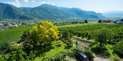 Pensionen - Restaurant - Dorf Tirol - Panorama-Blick vom Balkon - Pension Stamserhof