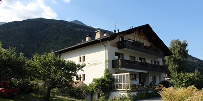 Pensionen - WLAN - Südtirol - Die Pension Baumgarten befindet sich abseits des kleine Dorfes Tabland bei Naturns in ruhiger Lage. - Pension Baumgarten
