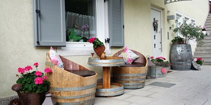 Pensionen - Garage für Zweiräder - Reischach/Bruneck - Eingang - Haus Karin ***