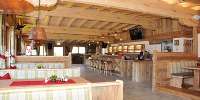 Pensionen - weitere Verpflegungsmöglichkeiten: Abendessen - Fügen - INNENANSICHT

Unser neu erbautes Lokal von Innen - Ferienpension Am Haflingerhof