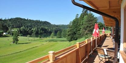 Pensionen - Balkon - Bad Häring - SONNENTERRASSE
Blick von unserer Sonnenterrasse auf den Reintalersee - Ferienpension Am Haflingerhof