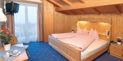 Pensionen - Umgebungsschwerpunkt: Berg - Reschen am See - Großzügige Zimmer mit schönem Ausblick - Garni Marianne