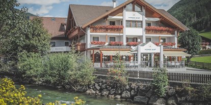 Pensionen - Restaurant - Mühlwald (Trentino-Südtirol) - Außenansicht - Ahrner Wirt Apartments
