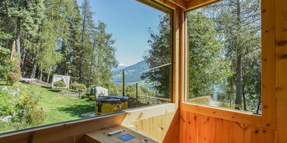 Pensionen - weitere Verpflegungsmöglichkeiten: Nachmittagskaffee - Dorf Tirol - Infrarot Panorama Sauna - Hotel Pension Erlacher