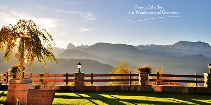 Pensionen - Garten - Seis am Schlern - Ausblick - Pension Erlacher - Villanders - Eisacktal - Südtirol  - Hotel Pension Erlacher