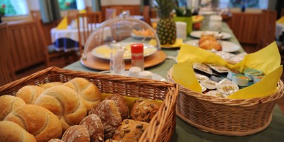 Pensionen - Frühstück: Frühstücksbuffet - Dorf Tirol - Hotel Pension Schweitzer