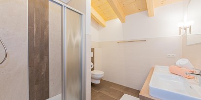 Pensionen - Kühlschrank - Maschl - Badezimmer Appartement Panoramablick - Schönberghof