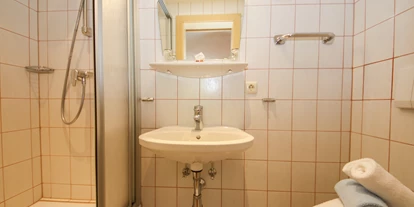 Pensionen - Langlaufloipe - Gumping (Sankt Martin bei Lofer) - Dusche und Toilette - Urlaubsparadies Liebmannhof