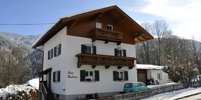 Pensionen - Parkplatz: kostenlos bei der Pension - Kirchberg in Tirol - Appartements Hassak Martin