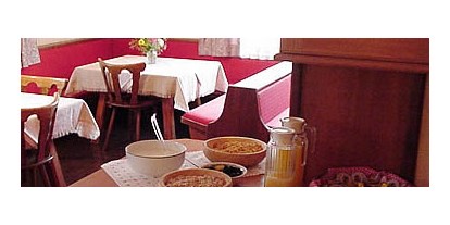 Pensionen - Frühstück: Frühstücksbuffet - Unterfelben - Unser gemütlicher Frühstücksraum - Frühstückspension Egger