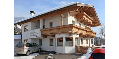 Pensionen - Terrasse - Oberndorf in Tirol - Ansicht Haus - Haus Roland