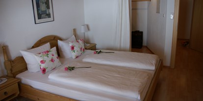 Pensionen - Umgebungsschwerpunkt: See - Wald am Arlberg - "Bergrösle" verfügt von 4 bis 6 Schlafzimmern als Doppel- und auch Mehrbettzimmer - Schwarzmann's Ferienwohnungen
