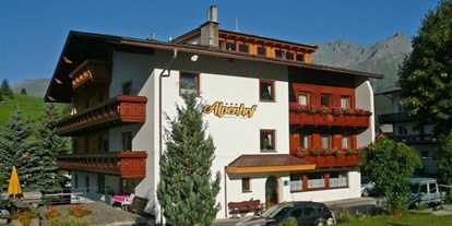 Pensionen - Frühstück: Frühstücksbuffet - Oberinntal - Pension Garni Alpenhof