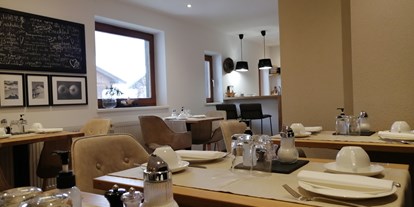 Pensionen - Frühstück: Frühstücksbuffet - Seefeld in Tirol - Frühstück - Gästehaus Huber das Tiroler B&B