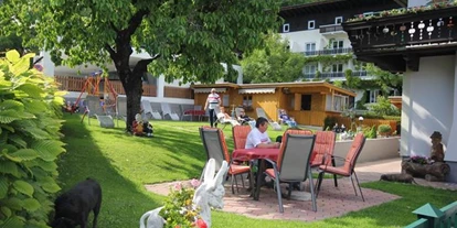 Pensionen - Frühstück: Frühstücksbuffet - St. Jakob in Haus - Unser Garten vor der Haustüre  - Pension Alpenrose