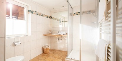 Pensionen - Umgebungsschwerpunkt: Berg - Hallstatt - Badezimmer vom Doppelzimmer - Fürsterhof Ramsau
