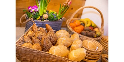 Pensionen - Frühstück: Frühstücksbuffet - Saalfelden am Steinernen Meer - Brot vom Biobäcker - Gästehaus Fellner