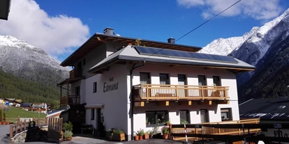 Pensionen - Restaurant - Tirol - Außenansicht Pension Edmund - Pension Edmund