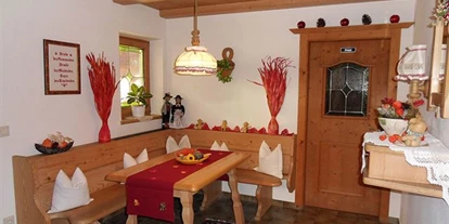 Pensionen - Restaurant - Tirol - Diele - Gästehaus Rastkogel