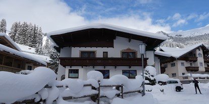 Pensionen - Balkon - Weißenbach/Ahrntal - Gästehaus Rastkogel Winter - Gästehaus Rastkogel