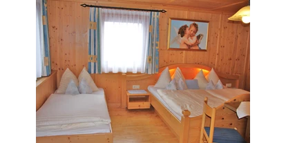 Pensionen - Sauna - Oberlienz - Familienzimmer (als Doppel-, Dreibett- oder Einzelzimmer nutzbar) als Zusatzzimmer zu einer Ferienwohnung - Gästehaus Schlossnerhof***