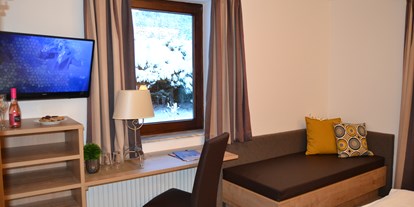 Pensionen - Balkon - Mandling - Doppelzimmer mit Dusche/WC, Sat-TV und W-LAN - Frühstückspension Gästehaus Elisabeth
