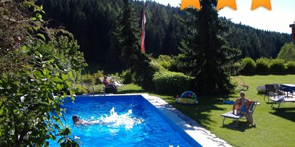 Pensionen - Ramsau (Bad Goisern am Hallstättersee) - Pool mit Sonnenterasse - Frühstückspension Gästehaus Elisabeth