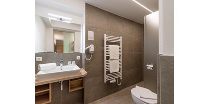 Pensionen - Art der Pension: Gasthaus mit Zimmervermietung - Badezimmer App. Abendrot  - Gasthof Schöntal