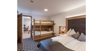 Pensionen - Terrasse - Bayrischzell - vier Bett Zimmer App. Kaiserblick  - Gasthof Schöntal