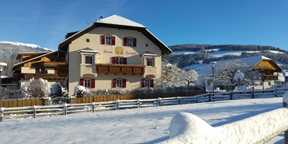 Pensionen - Balkon - San Cassiano - Henglerhof im Winter - Henglerhof