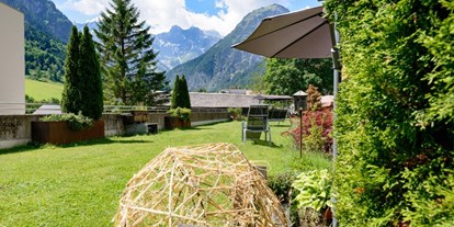 Pensionen - Alpenregion Bludenz - Garten - Appartements Lenzikopf