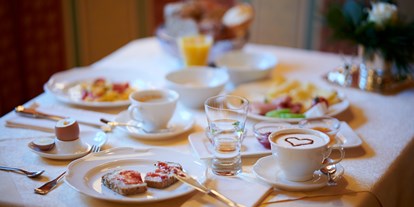 Pensionen - weitere Verpflegungsmöglichkeiten: Nachmittagskaffee - Riezlern - Frühstück im Haus Schneider - Haus Schneider