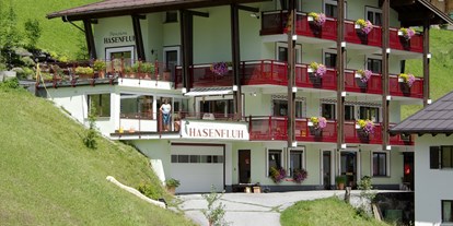 Pensionen - Frühstück: Frühstücksbuffet - Wald am Arlberg - Im Sommer - Pension Hasenfluh