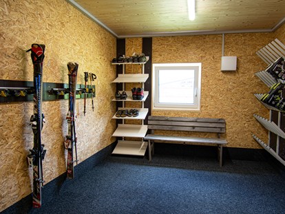 Pensionen - Garage für Zweiräder - Damüls - Ski- und Fahrradraum - DAS KLEEMANNs