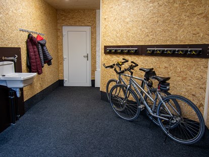 Pensionen - Garage für Zweiräder - Damüls - Ski- und Fahrradraum - DAS KLEEMANNs