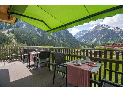 Pensionen - Fahrradverleih - Vorarlberg - Balkon am Frühstücksraum - DAS KLEEMANNs