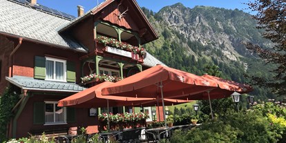 Pensionen - Krumbach (Krumbach) - Aussenansicht Sommer - Cafe - Pension Zum Jäger