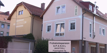 Pensionen - Umgebungsschwerpunkt: Stadt - Schöttl - kleine familiäre Privatzimmervermietung - Frühstückspension Spandl