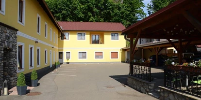 Pensionen - Umgebungsschwerpunkt: Fluss - Weißkirchen in Steiermark - Innenhof - Frühstückspension Sandhof