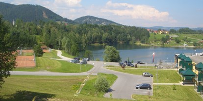 Pensionen - Parkplatz: kostenlos bei der Pension - Laßnitzhöhe - Badesee Piberstein mit Tennisanlage - Gästehaus Maria