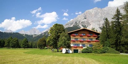 Pensionen - Garten - Ramsau am Dachstein - Pension Alpenperle