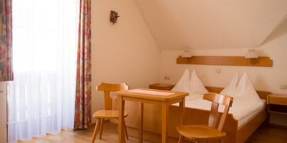 Pensionen - weitere Verpflegungsmöglichkeiten: Abendessen - Doppelbettzimmer im zweiten Stock. - Alpengasthof Moser