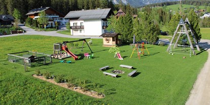 Pensionen - Ramsau (Bad Goisern am Hallstättersee) - Unser Spielplatz - Pension Wagnerhof