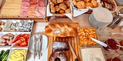 Pensionen - Frühstück: Frühstücksbuffet - Kaprun - Pension Jaga Hias