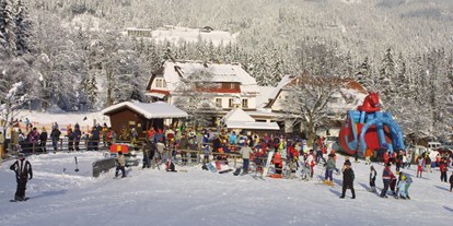 Pensionen - weitere Verpflegungsmöglichkeiten: Nachmittagskaffee - St. Ulrich (Villach) - Winter im Bodental - Familienhof Sereinig
